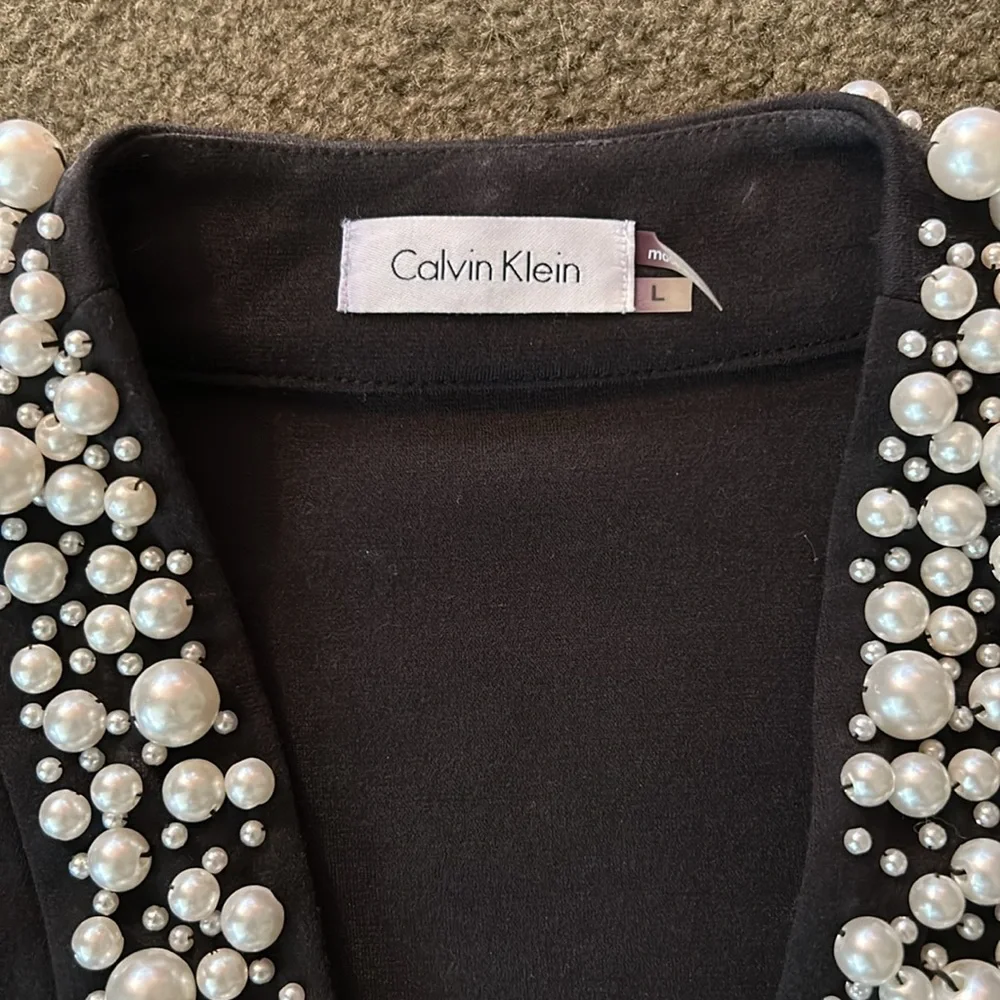 Cropped pearl shrug/blazer size Large - Picture 2 of 5